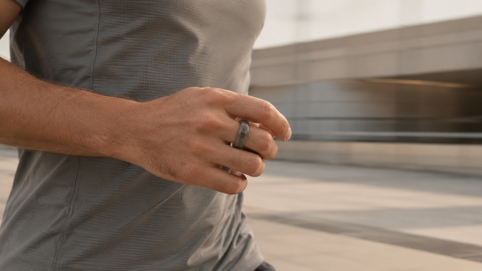 Zhian Smart Ring worn while running
